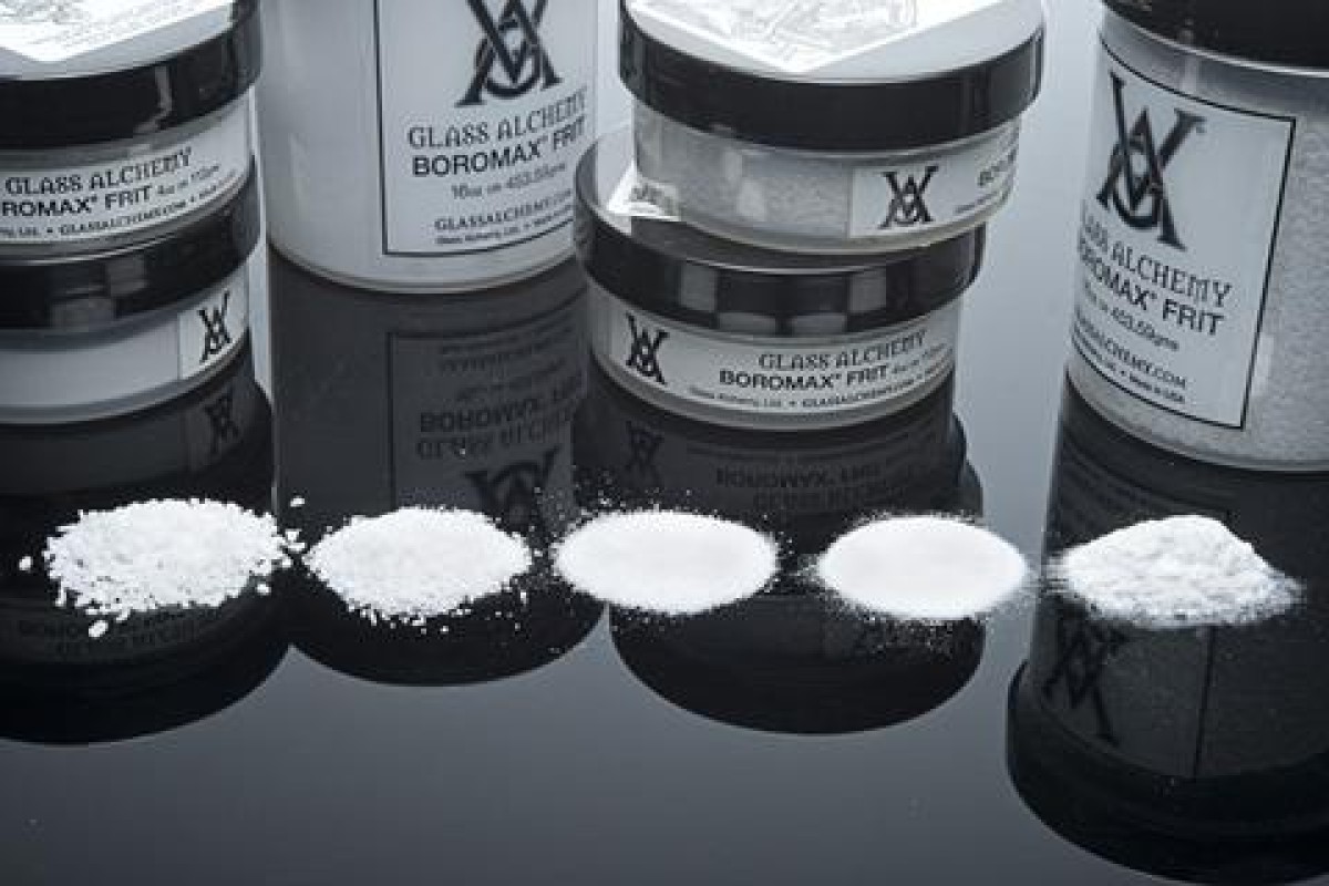 Sno White Large Frit 4 oz. (25 grade)