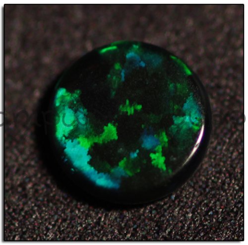 Kyocera 4mm Coin Opal - Black Green Green Fire
