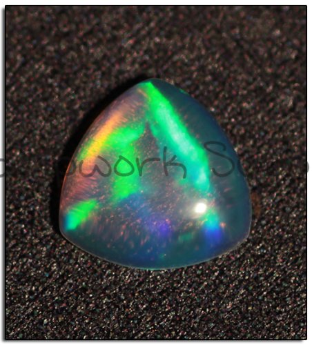 Kyocera 4mm Trillion Opal - Mint No Fire